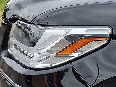 Used 2021 Lincoln Navigator Reserve image 27
