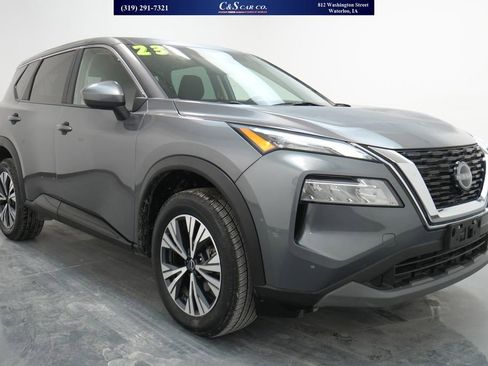 Used 2023 Nissan Rogue SV image 1