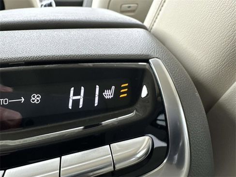 Certified 2023 Cadillac XT6 Premium Luxury image 38