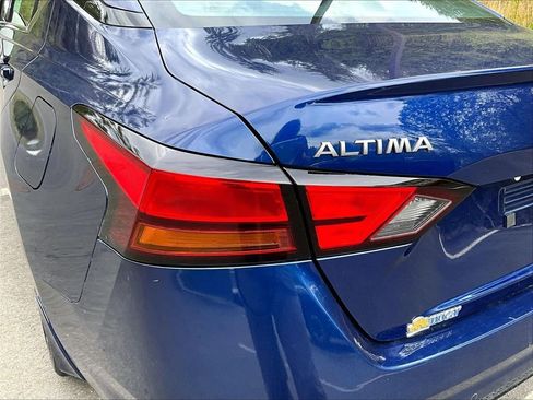 Used 2024 Nissan Altima 2.5 SR AWD/4WD image 25