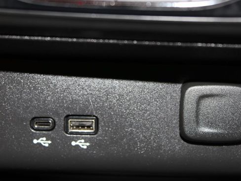 Used 2025 Buick Encore GX Preferred AWD/4WD image 45
