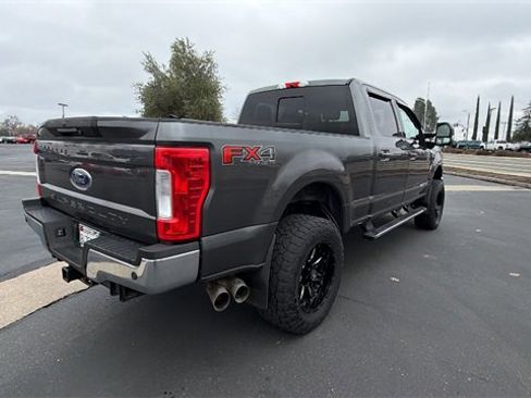 Used 2017 Ford F250 Lariat w/ Lariat Ultimate Package image 4