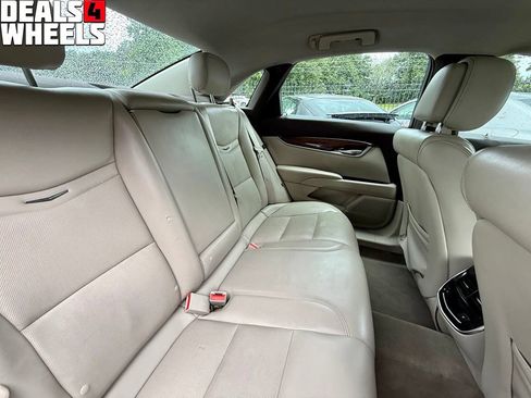 Used 2014 Cadillac XTS Luxury FWD image 32