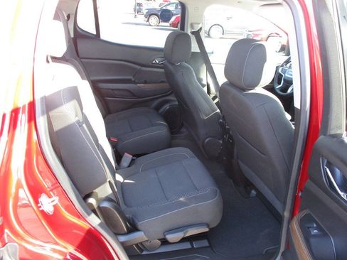 Used 2023 GMC Acadia SLE w/ Driver Convenience Package FWD image 14