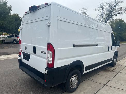 Used 2024 RAM ProMaster 2500 w/ Convenience Group image 6