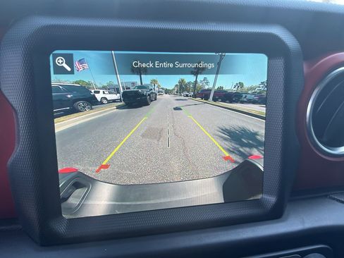 Used 2022 Jeep Gladiator Rubicon w/ LED Lighting Group image 25