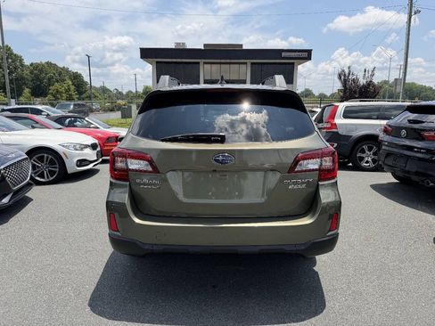 Used 2017 Subaru Outback 2.5i Premium AWD/4WD image 5