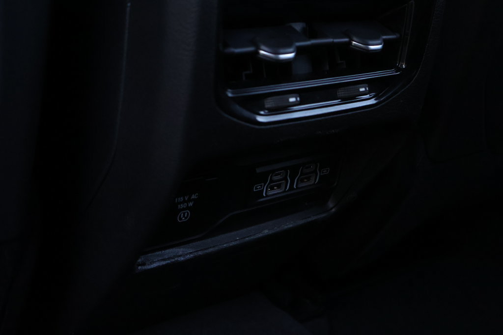 Used 2023 Jeep Grand Cherokee Altitude AWD/4WD image 47