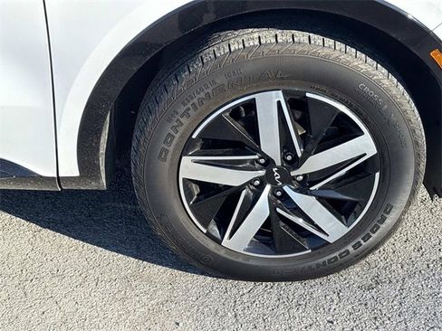 Used 2023 Kia Sorento S w/ Panoramic Sunroof Package image 9