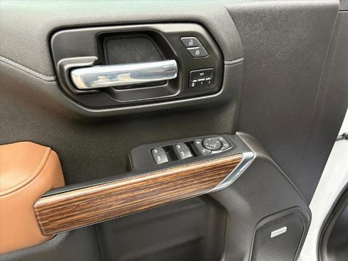 Certified 2021 Chevrolet Silverado 1500 High Country w/ LPO, Dark Essentials Package image 21