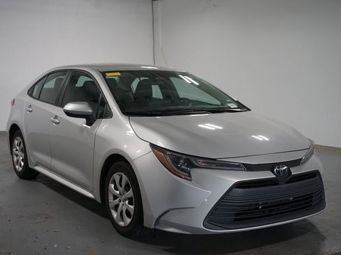 Certified 2024 Toyota Corolla LE FWD image 3