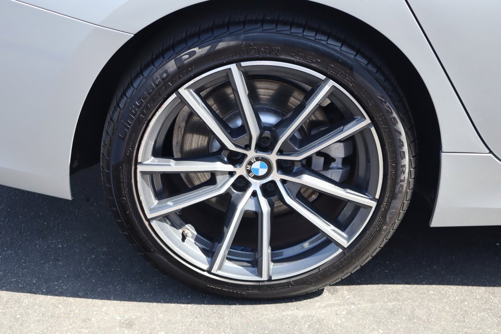 Used 2020 BMW 330i Sedan w/ Driving Assistance Package RWD image 13