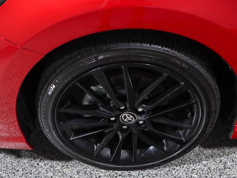 Used 2023 Toyota Camry XSE image 11