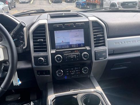 Used 2020 Ford F250 Lariat w/ Lariat Value Package AWD/4WD image 5