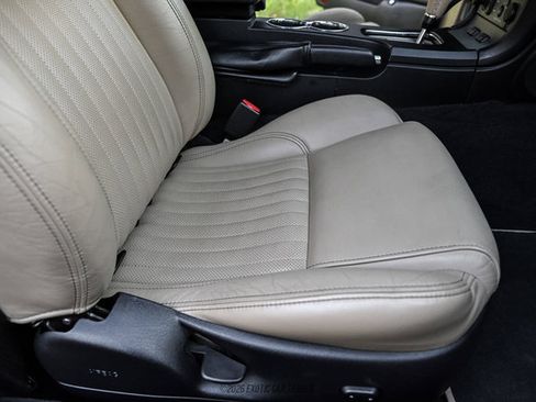 Used 2005 Ford Thunderbird RWD image 32