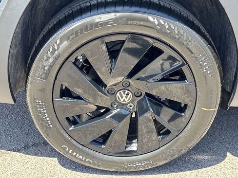 New 2026 Volkswagen Atlas SE FWD image 6