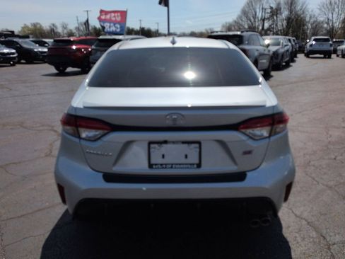Used 2025 Toyota Corolla SE w/ SE Premium Package image 6