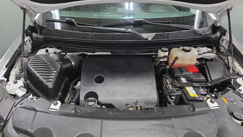Used 2021 Chevrolet Traverse RS w/ LPO, Floor Liner Package AWD/4WD image 34