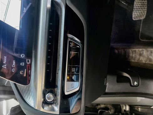Used 2025 Cadillac Lyriq Sport AWD/4WD image 10
