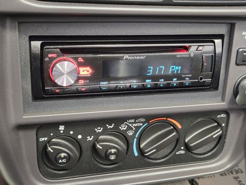 Used 2001 Chrysler Prowler image 15