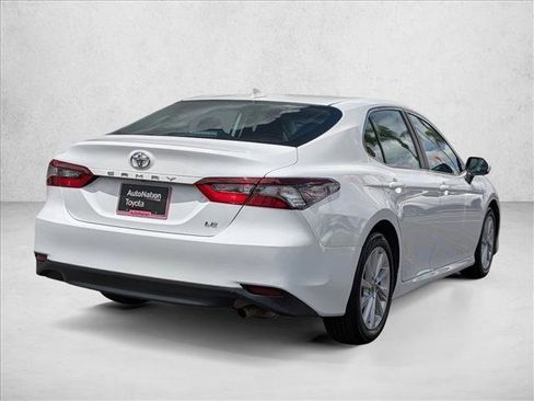 Used 2024 Toyota Camry LE FWD image 5