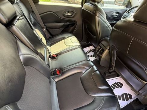 Used 2020 Jeep Cherokee Latitude Plus image 7