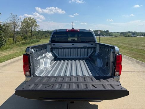 Used 2026 Chevrolet Colorado Z71 w/ Technology Package AWD/4WD image 6