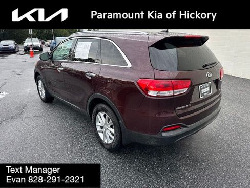 Used 2016 Kia Sorento FWD image 5