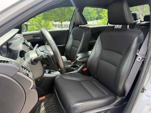 Used 2016 Honda Accord Sport image 34