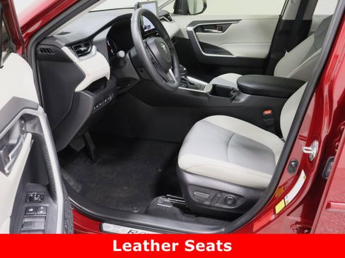 Used 2023 Toyota RAV4 XLE Premium image 14