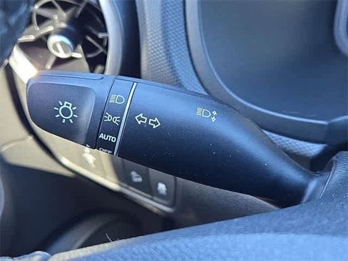 Used 2022 Hyundai Kona Limited image 25