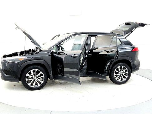 Certified 2024 Toyota Corolla Cross XLE image 10