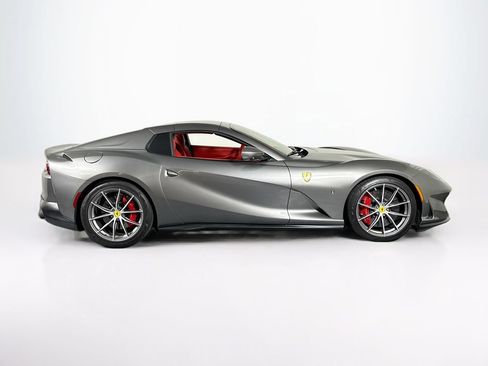 Used 2021 Ferrari 812 GTS RWD image 10
