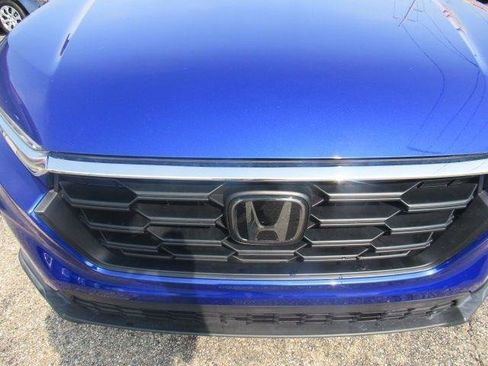 Used 2023 Honda CR-V LX image 4