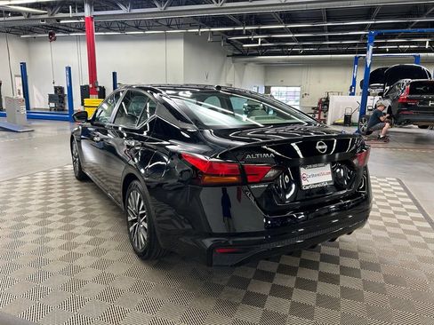 Used 2025 Nissan Altima 2.5 SV FWD image 7