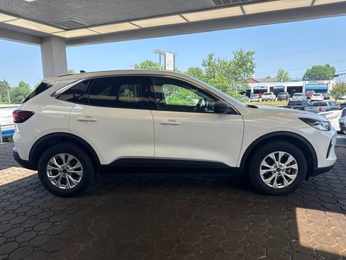 Certified 2023 Ford Escape Active AWD/4WD image 5