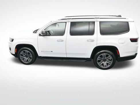 Used 2024 Jeep Wagoneer Series II w/ Flexible Seating Group image 19