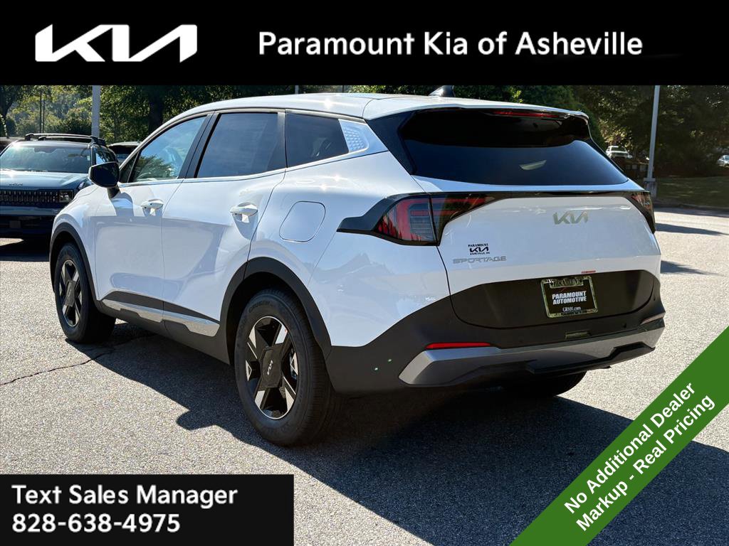 New 2027 Kia Sportage LX FWD image 4