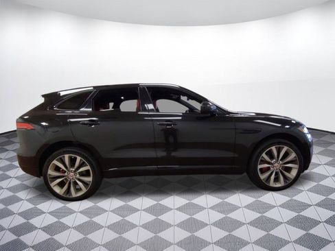 Used 2017 Jaguar F-PACE S image 7