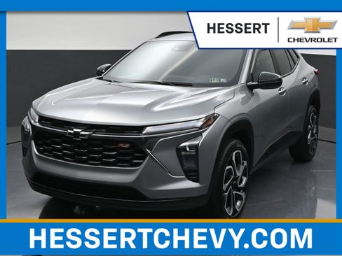 Used 2025 Chevrolet Trax RS w/ Driver Confidence Package FWD image 1