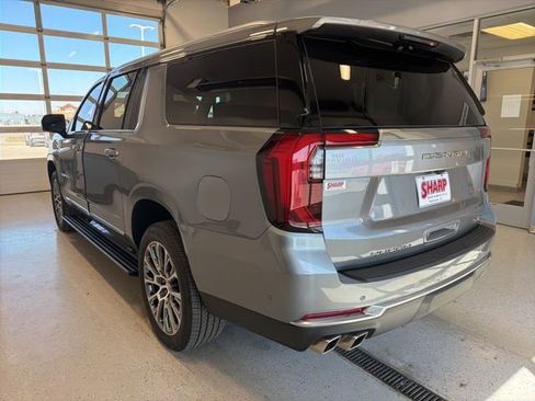 Used 2026 GMC Yukon XL Denali w/ Sun & Power Step Package AWD/4WD image 9