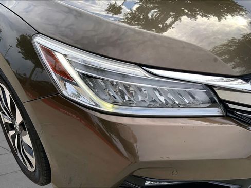 Used 2017 Honda Accord Touring image 27