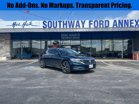 Used 2022 Volkswagen Passat 2.0T SE FWD image 1