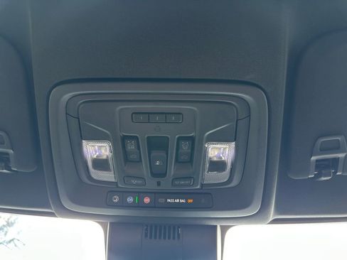 Used 2025 GMC Sierra 1500 AT4 w/ AT4 Premium Package AWD/4WD image 19