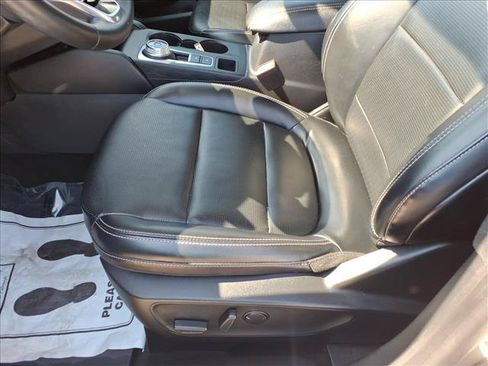 Used 2024 Ford Escape Platinum AWD/4WD image 18