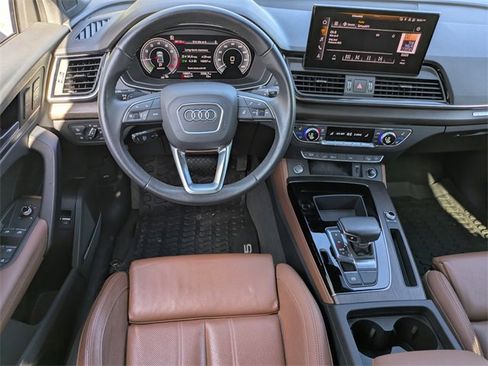Used 2023 Audi Q5 e Premium Plus w/ Premium Plus Package image 27