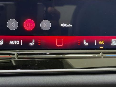 New 2026 Volkswagen Tiguan SE image 21