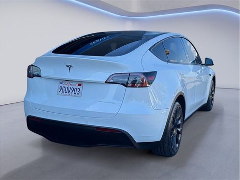 Used 2020 Tesla Model Y Long Range image 6