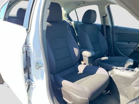 Used 2014 Chevrolet Cruze LT image 22