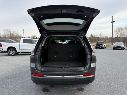 Used 2022 Jeep Grand Cherokee L Limited image 34